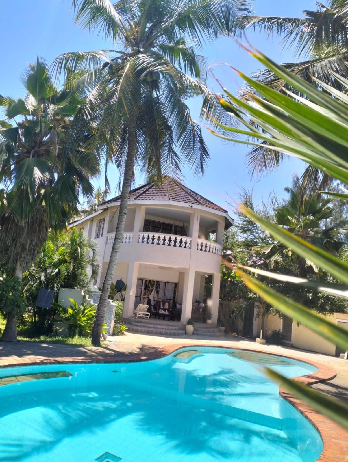 Diani Hideaway Beach Villa, Private Pool, Air Conditioning And Wifi Galu Esterno foto